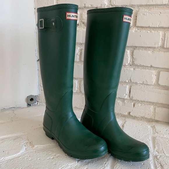 ❌SOLD❌ Tall Hunter Green Rainboots - Picture 3 of 8